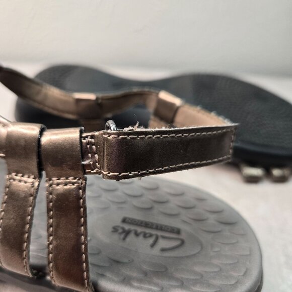 Clarks Open Toe T Strap Sandals Sz 11 Bronze Flat Casual Walking Strappy Comfort - Picture 11 of 13